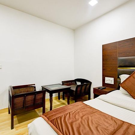 Staybook South Delhi Nuova Delhi Esterno foto