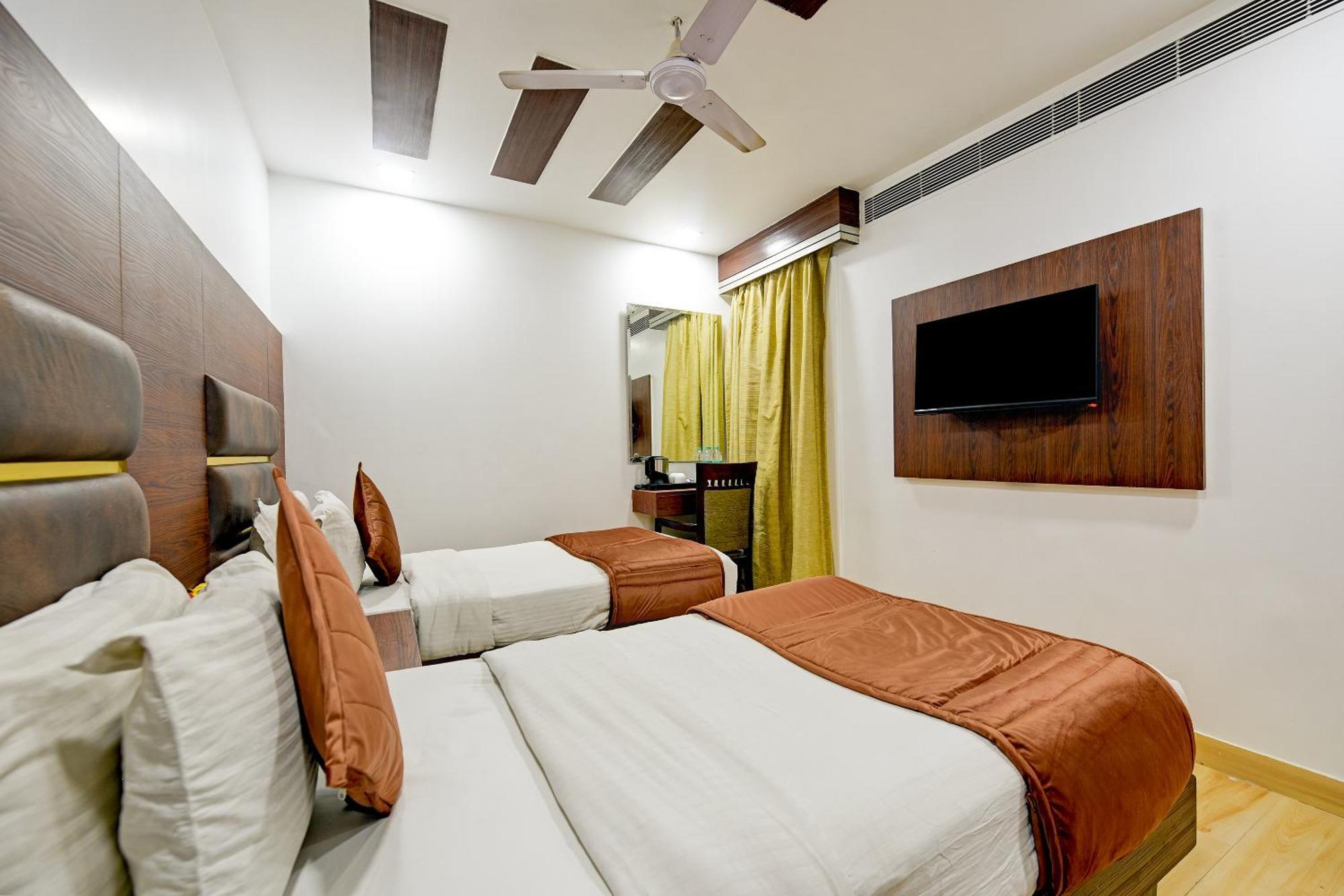 Staybook South Delhi Nuova Delhi Esterno foto