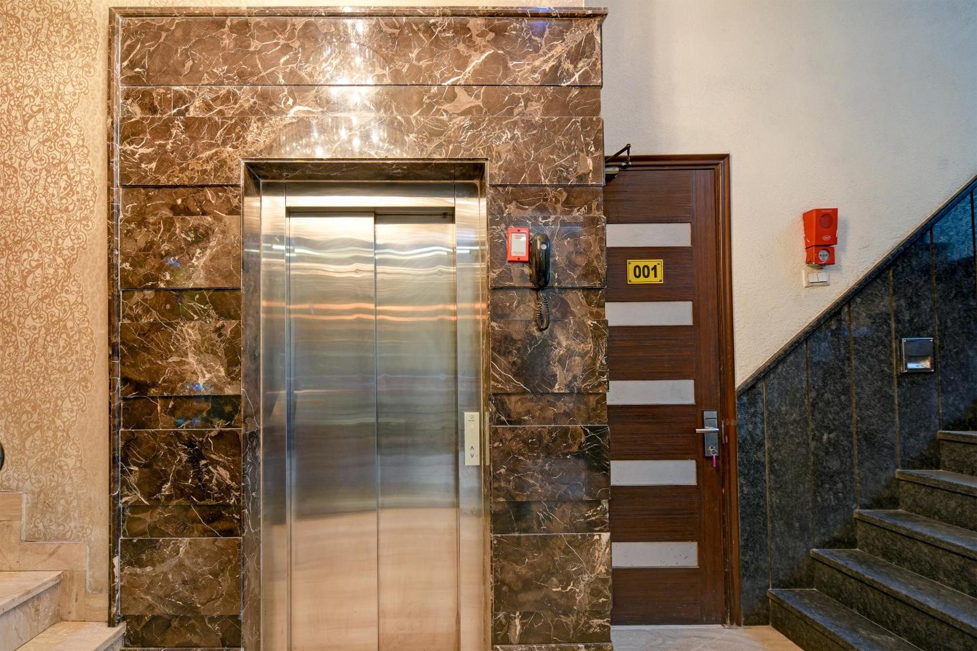 Staybook South Delhi Nuova Delhi Esterno foto